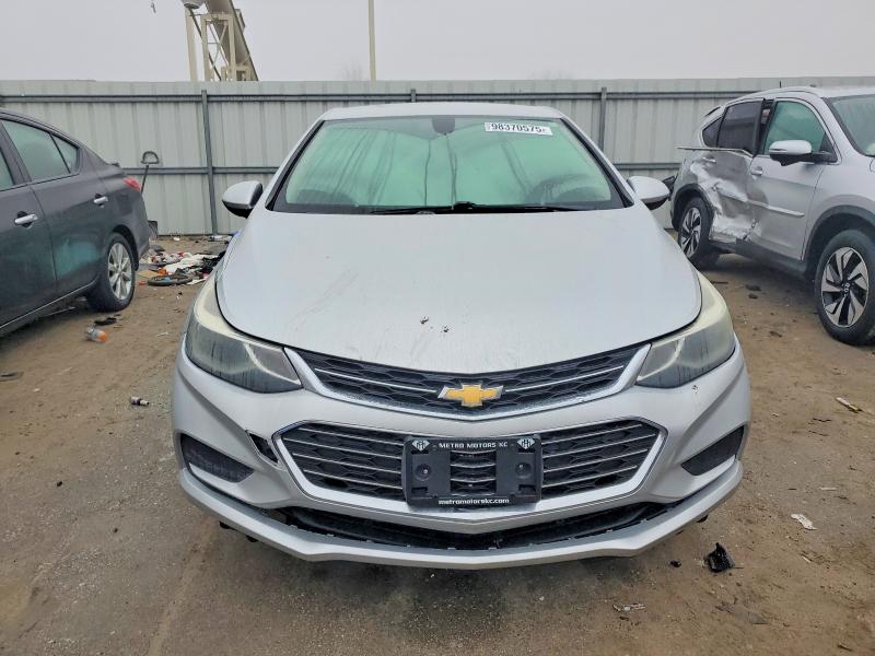 98370575 :رقم المزاد ، 1G1BE5SM1J7141829 vin ، 2018 Chevrolet Cruze مزاد بيع