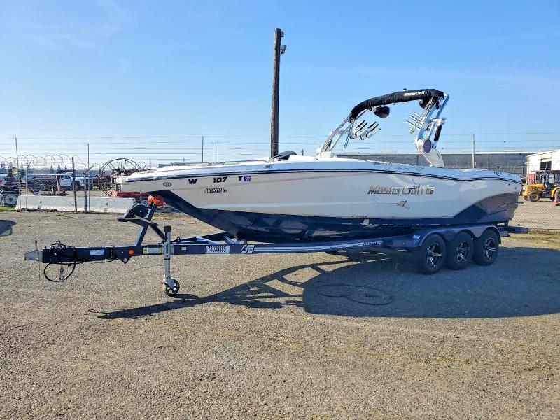 73030075 :رقم المزاد ، MBCTTMN8D121 vin ، 2021 Mastercraft Unknown مزاد بيع