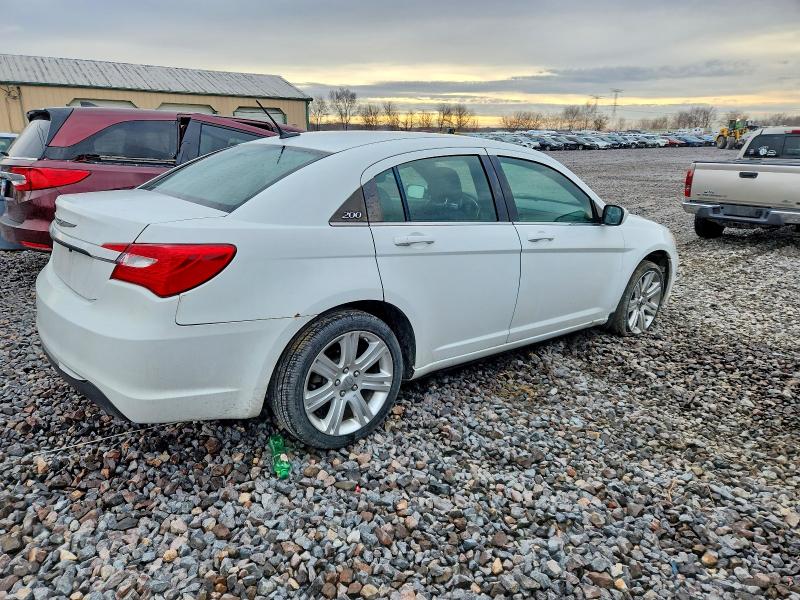 2013 Chrysler 200 მანქანა იყიდება აუქციონზე, vin: 1C3CCBBB8DN652926, აუქციონის ნომერი: 99267395