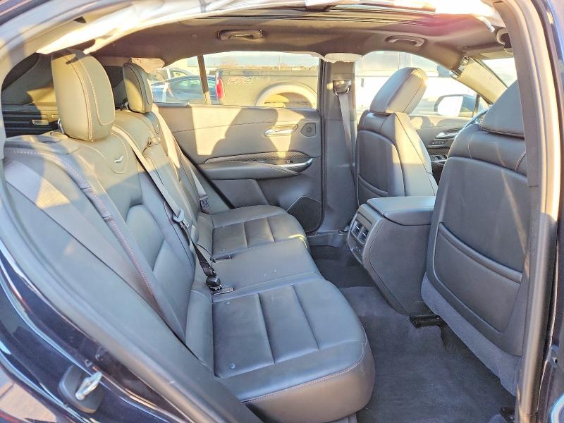 72961215 :رقم المزاد ، 1GYFZER45NF170274 vin ، 2022 Cadillac Xt4 مزاد بيع