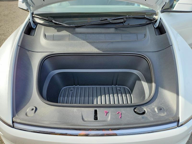 75081415 :رقم المزاد ، 7SAYGDEEXTF360315 vin ، 2026 Tesla Model Y مزاد بيع