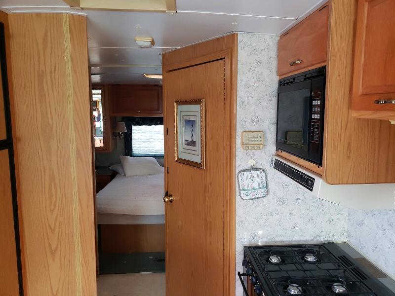 1994 Winnebago Itasca მანქანა იყიდება აუქციონზე, vin: 1GBKP37N0R3314142, აუქციონის ნომერი: 45765496
