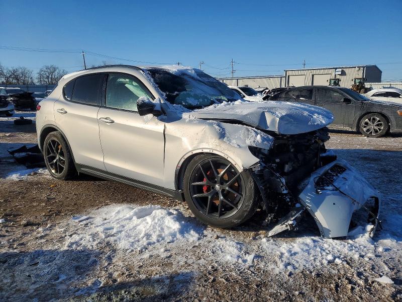 Продажа на аукционе авто 2020 Alfa Romeo Stelvio, vin: ZASPAKAN7L7C90712, номер лота: 74549735