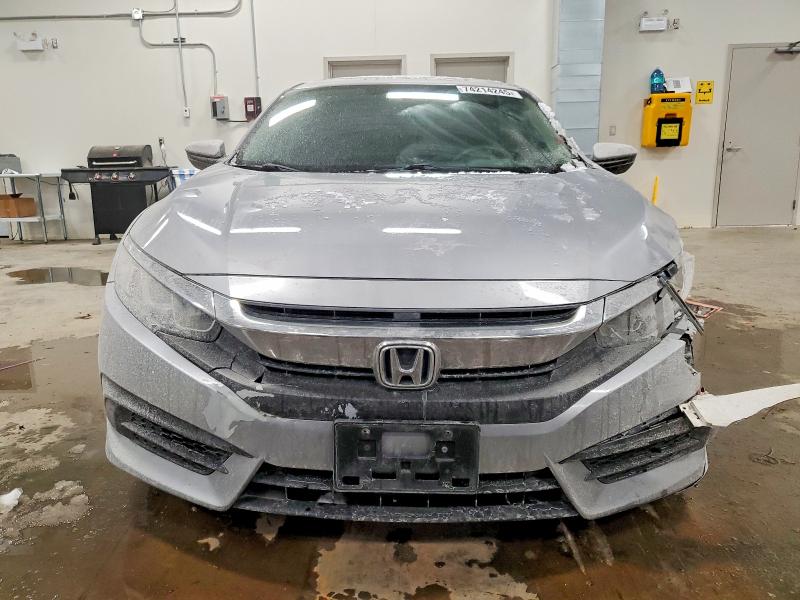 Продаж на аукціоні авто 2018 Honda Civic, vin: 2HGFC2F55JH001871, номер лоту: 74214245