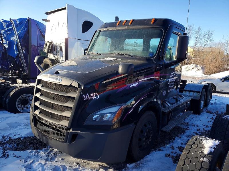 2022 Freightliner Cascadia 1 მანქანა იყიდება აუქციონზე, vin: 3AKJHLDV7NDND6936, აუქციონის ნომერი: 90500405