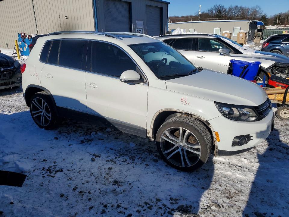 2017 Volkswagen Tiguan მანქანა იყიდება აუქციონზე, vin: WVGWV7AX5HW503818, აუქციონის ნომერი: 74754045