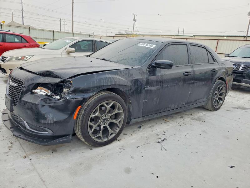 98015345 :رقم المزاد ، 2C3CCAAGXJH208233 vin ، 2018 Chrysler 300 مزاد بيع