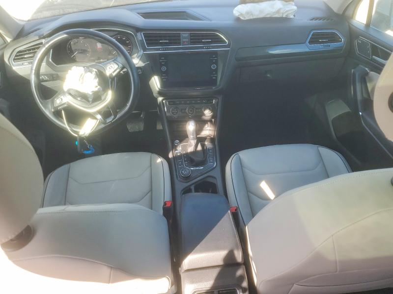 99849275 :رقم المزاد ، 3VV4B7AX7JM191576 vin ، 2018 Volkswagen Tiguan مزاد بيع