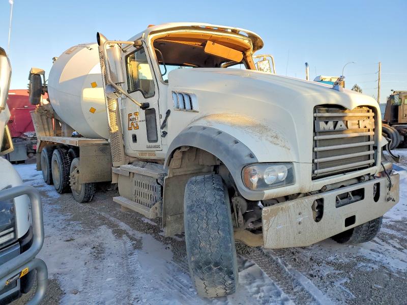 75275805 :رقم المزاد ، 1M2AX04C2HM032596 vin ، 2017 Mack 700 Gu700 مزاد بيع