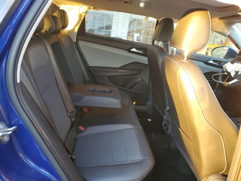 98635195 :رقم المزاد ، 3VVLX7B23NM002959 vin ، 2022 Volkswagen Taos مزاد بيع