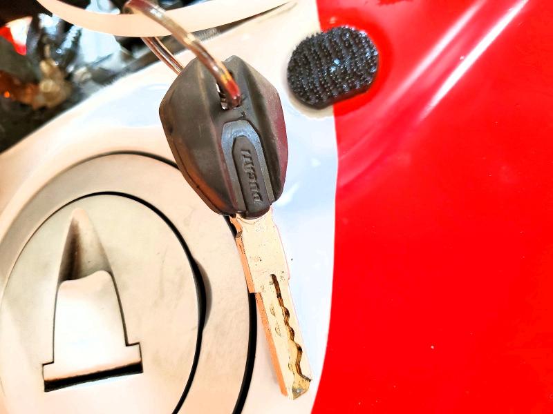 73626755 :رقم المزاد ، ZDMDAGNW0KB011466 vin ، 2019 Ducati Panigale مزاد بيع