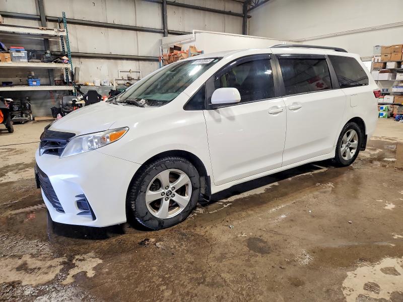 Продажа на аукционе авто 2018 Toyota Sienna, vin: 5TDKZ3DC4JS965592, номер лота: 74281225