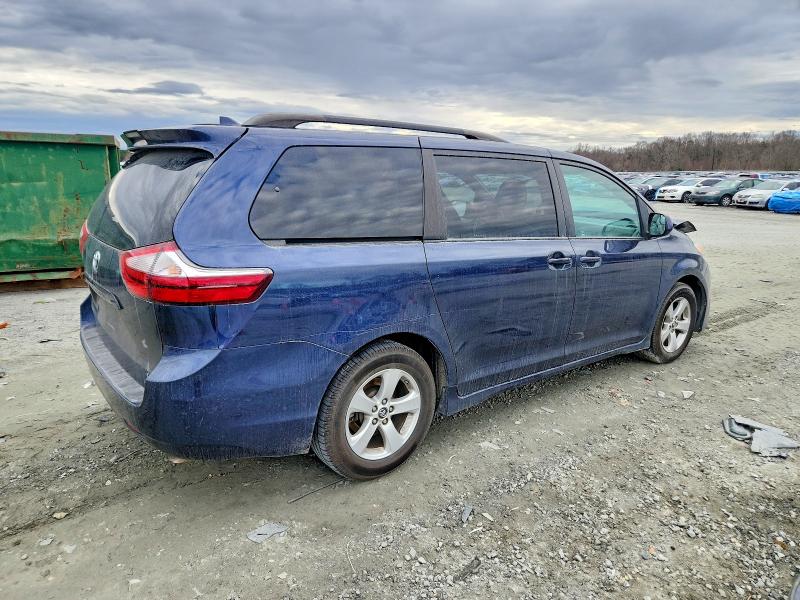 97830115 :رقم المزاد ، 5TDKZ3DC0JS945758 vin ، 2018 Toyota Sienna مزاد بيع