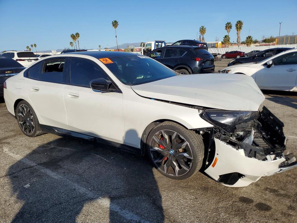 74911045 :رقم المزاد ، WBY43FK00RCR91509 vin ، 2024 Bmw I5 مزاد بيع