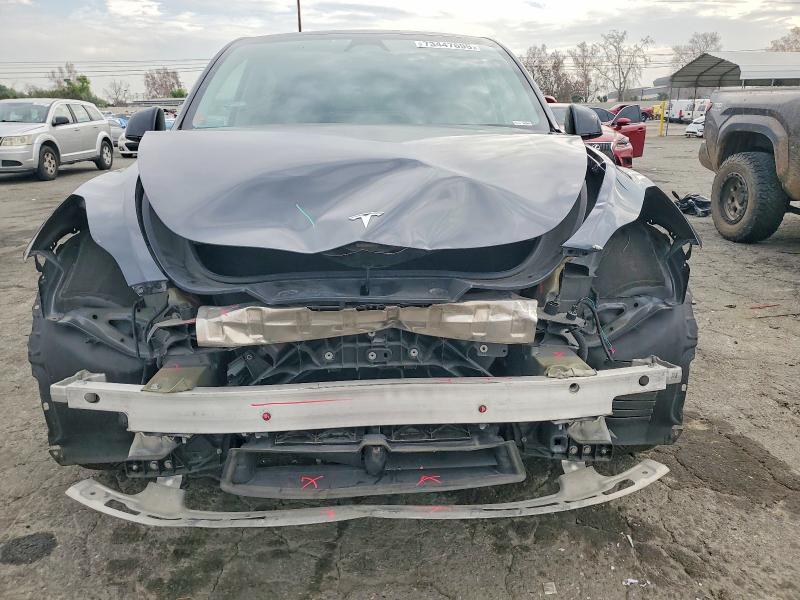 2024 Tesla Model Y მანქანა იყიდება აუქციონზე, vin: 7SAYGDED1RF027517, აუქციონის ნომერი: 73447695