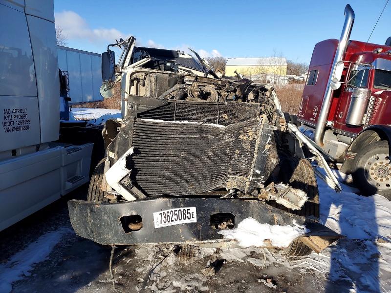 1993 Whitegmc Conventional მანქანა იყიდება აუქციონზე, vin: 4V1JDBRE9PR822452, აუქციონის ნომერი: 73625085