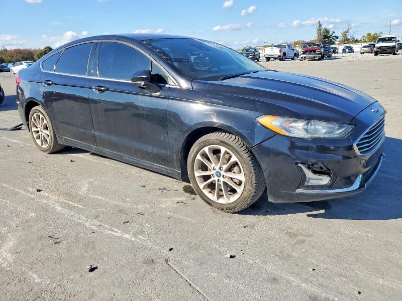98943875 :رقم المزاد ، 3FA6P0HD6LR229130 vin ، 2020 Ford Fusion Se مزاد بيع