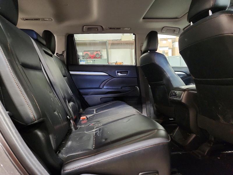 Продажа на аукционе авто 2019 Toyota Highlander, vin: 5TDJZRFH2KS567919, номер лота: 72496765