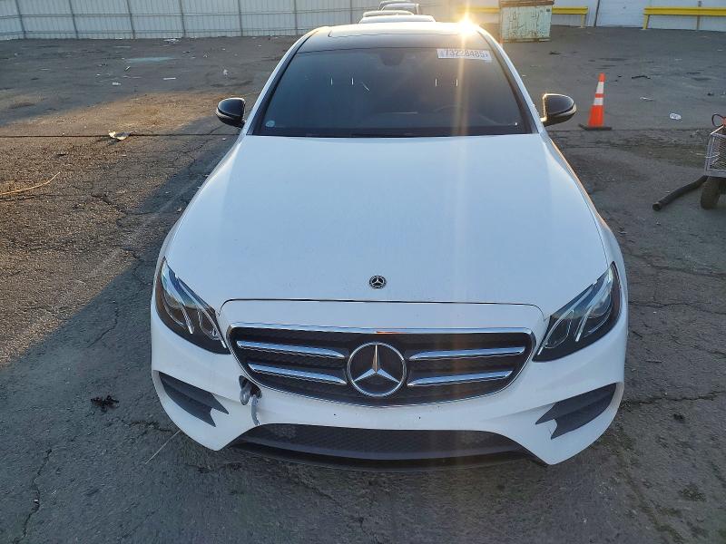 73228485 :رقم المزاد ، WDDZF4JB1JA371702 vin ، 2018 Mercedes-benz E مزاد بيع