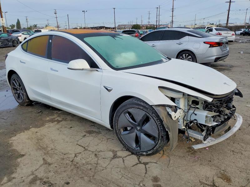 98876275 :رقم المزاد ، 5YJ3E1EAXJF076186 vin ، 2018 Tesla Model 3 مزاد بيع