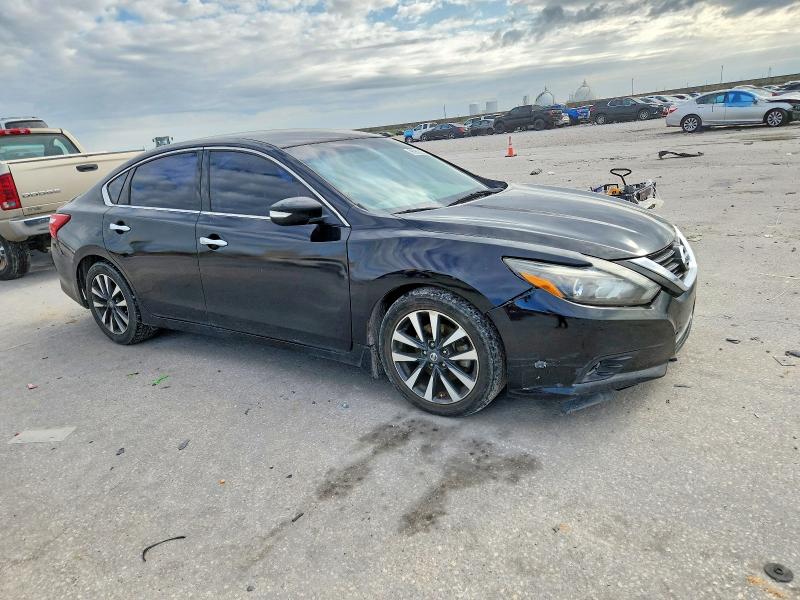 Продажа на аукционе авто 2017 Nissan Altima, vin: 1N4AL3AP8HC124672, номер лота: 57334196