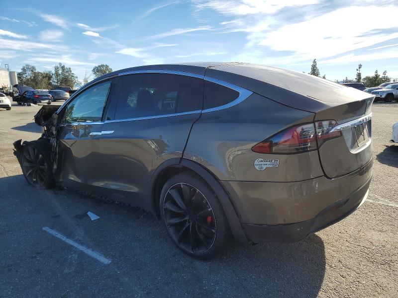 2016 Tesla Model X მანქანა იყიდება აუქციონზე, vin: 5YJXCBE48GF016326, აუქციონის ნომერი: 72368905