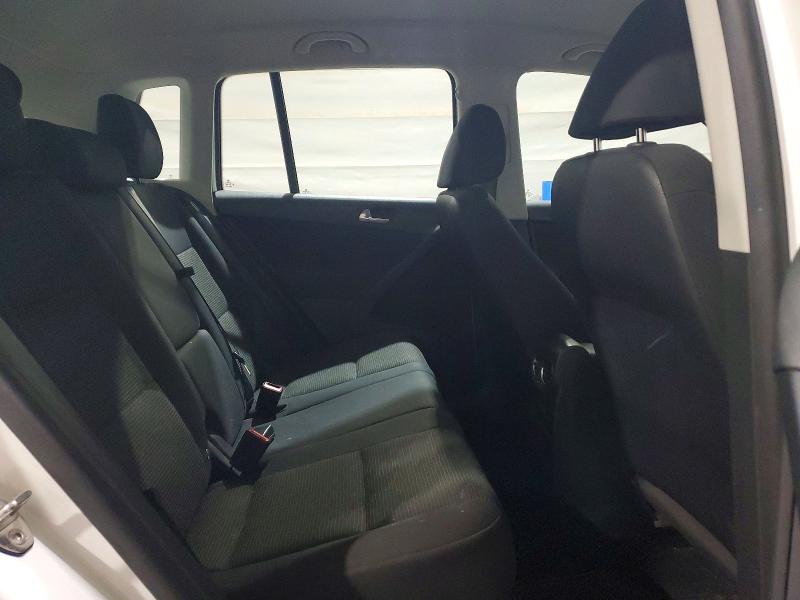 Продажа на аукционе авто 2017 Volkswagen Tiguan, vin: WVGBV7AX9HK045044, номер лота: 74104165