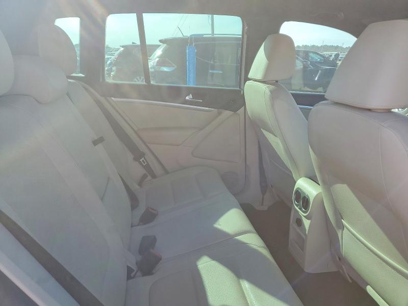 72635455 :رقم المزاد ، WVGAV7AX3GW013922 vin ، 2016 Volkswagen Tiguan مزاد بيع