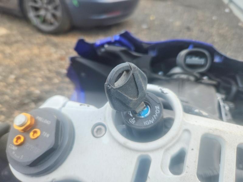 74381275 :رقم المزاد ، JYARM38E6PA007774 vin ، 2023 Yamaha Yzfr7 مزاد بيع