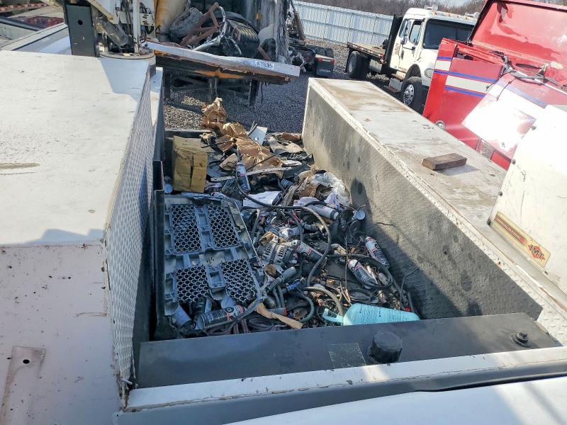 98133535 :رقم المزاد ، 3C7WRNBL1DG595272 vin ، 2013 Ram 5500 مزاد بيع