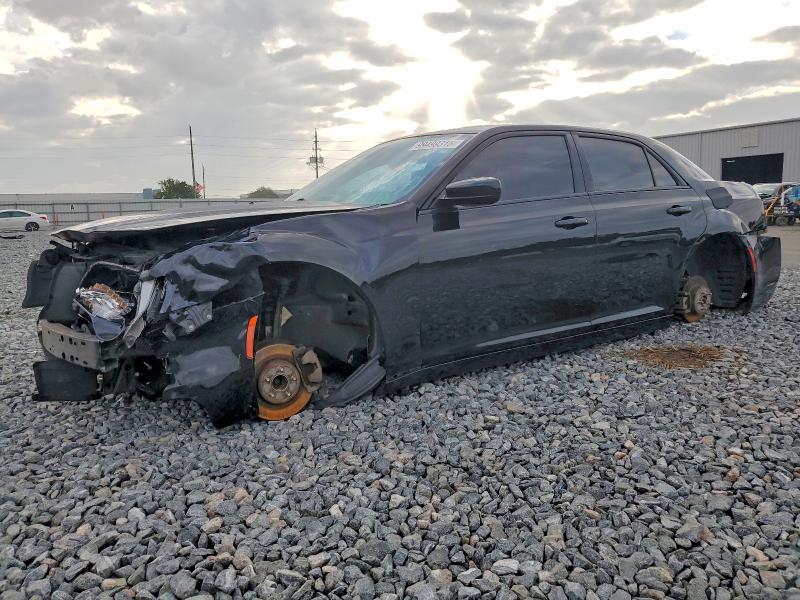 99499315 :رقم المزاد ، 2C3CCABG5HH588154 vin ، 2017 Chrysler 300 مزاد بيع