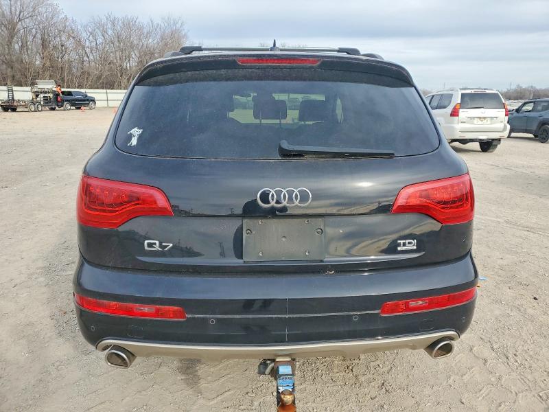 Продажа на аукционе авто 2015 Audi Q7, vin: WA1LMAFEXFD009942, номер лота: 98879725
