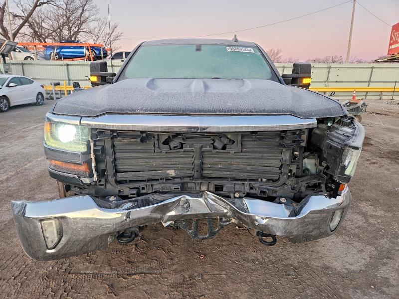 2017 Chevrolet Silverado მანქანა იყიდება აუქციონზე, vin: 3GCUKREC8HG413665, აუქციონის ნომერი: 98363525
