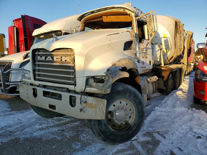 75275805 :رقم المزاد ، 1M2AX04C2HM032596 vin ، 2017 Mack 700 Gu700 مزاد بيع