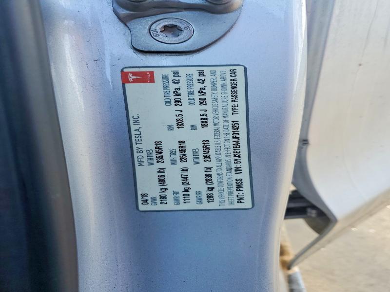 73088275 :رقم المزاد ، 5YJ3E1EA4JF014251 vin ، 2018 Tesla Model 3 مزاد بيع