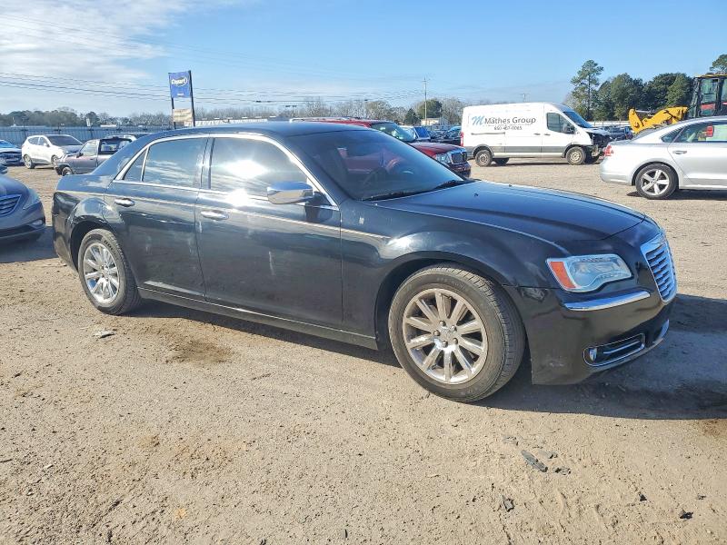 73593555 :رقم المزاد ، 2C3CCAET5DH585144 vin ، 2013 Chrysler 300c مزاد بيع