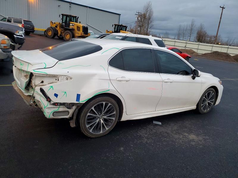 2018 Toyota Camry მანქანა იყიდება აუქციონზე, vin: 4T1B11HK5JU641586, აუქციონის ნომერი: 98701785