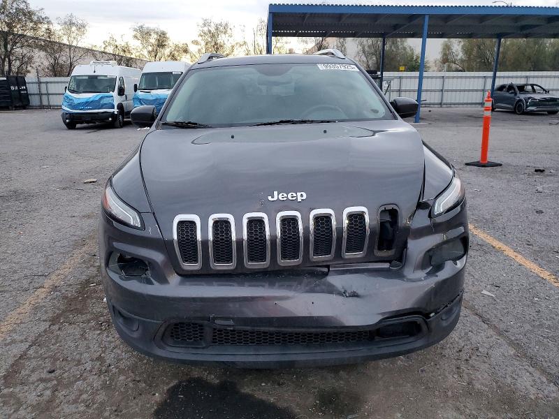 99357925 :رقم المزاد ، 1C4PJMCS3HW615361 vin ، 2017 Jeep Cherokee مزاد بيع