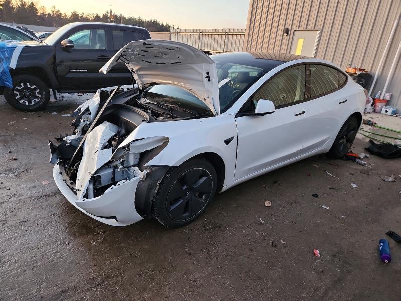 Продажа на аукционе авто 2022 Tesla Model 3, vin: 5YJ3E1EB0NF323004, номер лота: 97055965