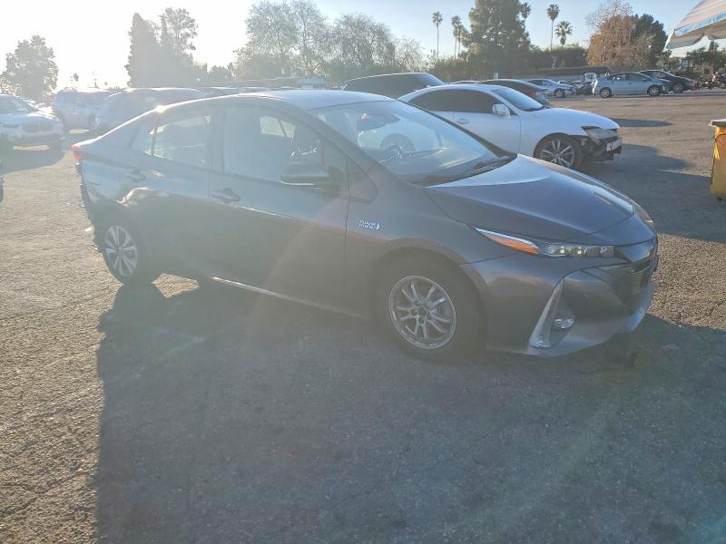 Продажа на аукционе авто 2017 Toyota Prius Prime, vin: JTDKARFP8H3001017, номер лота: 73855185