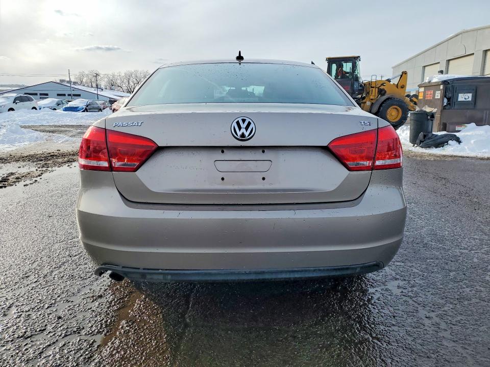 Продаж на аукціоні авто 2015 Volkswagen Passat, vin: 1VWAT7A3XFC013811, номер лоту: 74688555