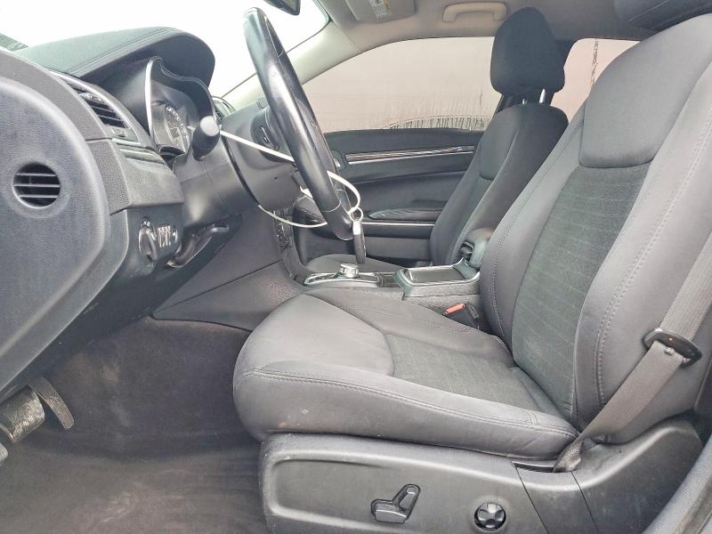 98015345 :رقم المزاد ، 2C3CCAAGXJH208233 vin ، 2018 Chrysler 300 مزاد بيع
