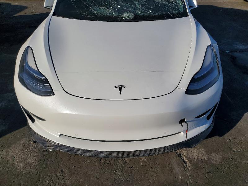 Продажа на аукционе авто 2018 Tesla Model 3, vin: 5YJ3E1EB5JF111600, номер лота: 75611155