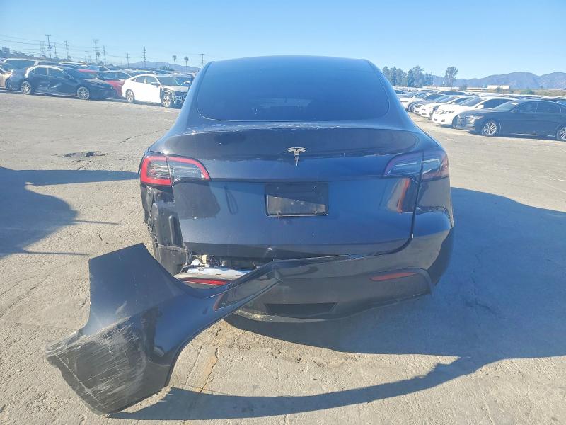 2025 Tesla Model Y მანქანა იყიდება აუქციონზე, vin: 7SAYGDED8SF266858, აუქციონის ნომერი: 99578515