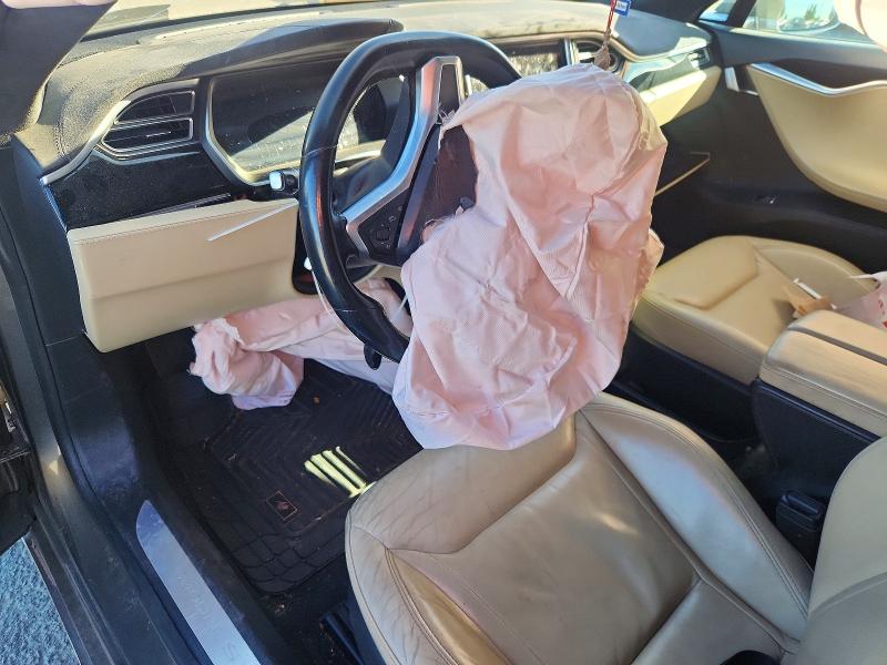 72348735 :رقم المزاد ، 5YJSA1E13FF109690 vin ، 2015 Tesla Model S مزاد بيع