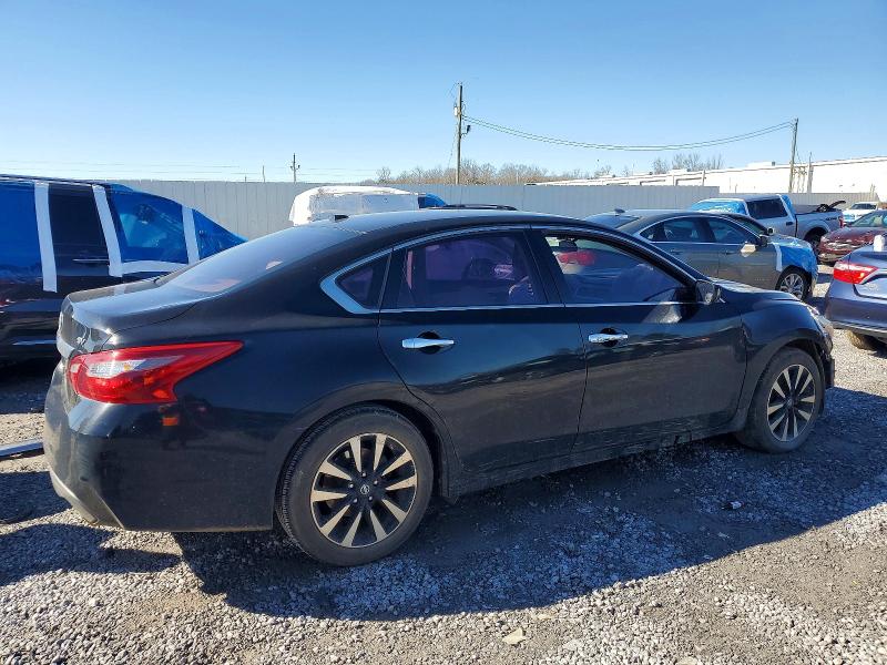 Продажа на аукционе авто 2018 Nissan Altima, vin: 1N4AL3AP9JC118062, номер лота: 72122195