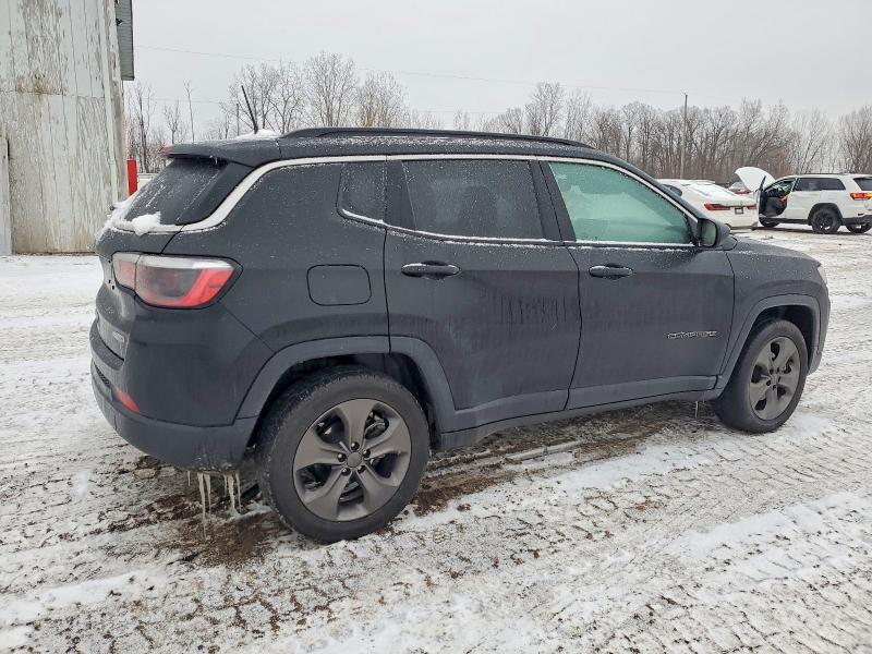 73222105 :رقم المزاد ، 3C4NJDFB7NT142214 vin ، 2022 Jeep Compass مزاد بيع