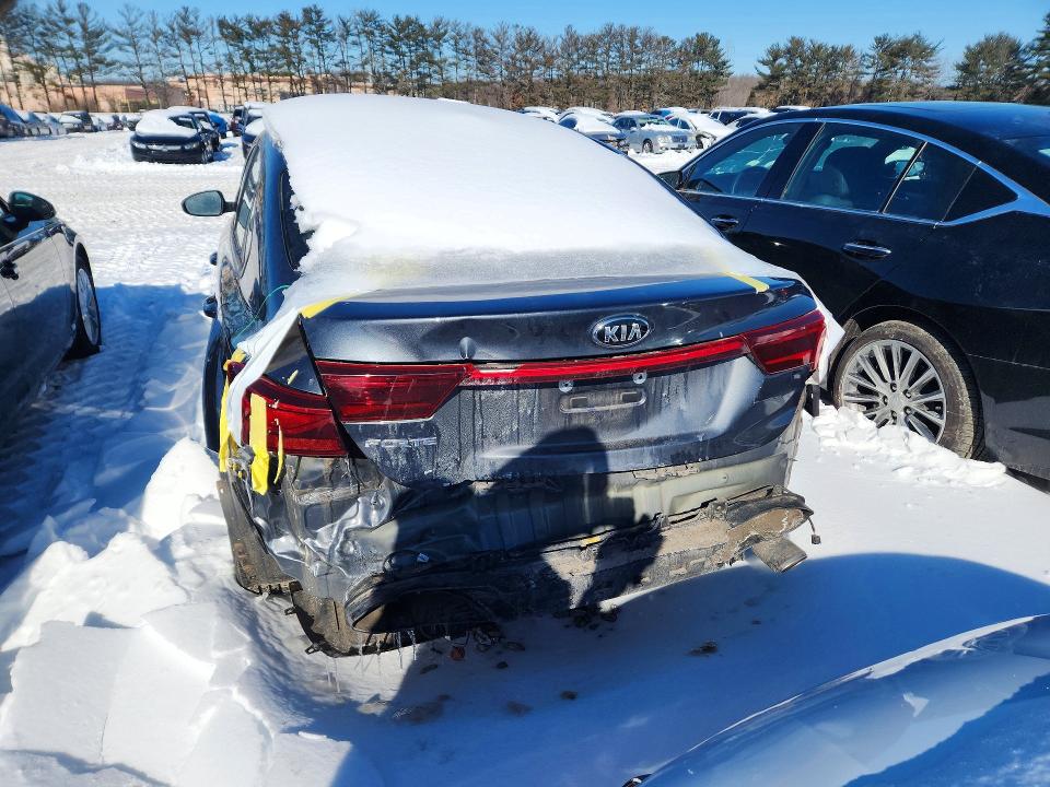 2021 Kia Forte მანქანა იყიდება აუქციონზე, vin: 3KPF24AD7ME305232, აუქციონის ნომერი: 73469075