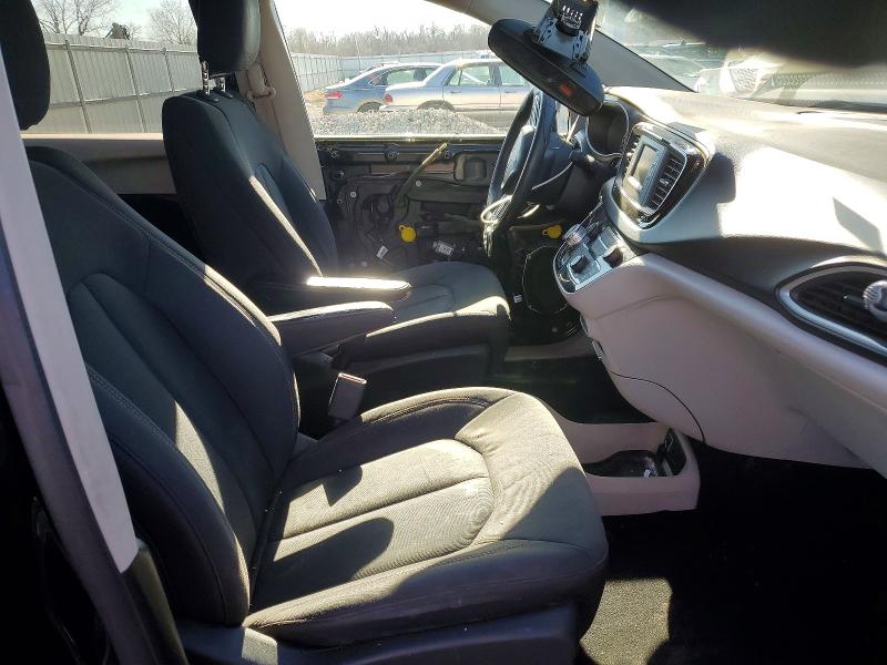 98891375 :رقم المزاد ، 2C4RC1CGXHR553687 vin ، 2017 Chrysler Pacifica مزاد بيع