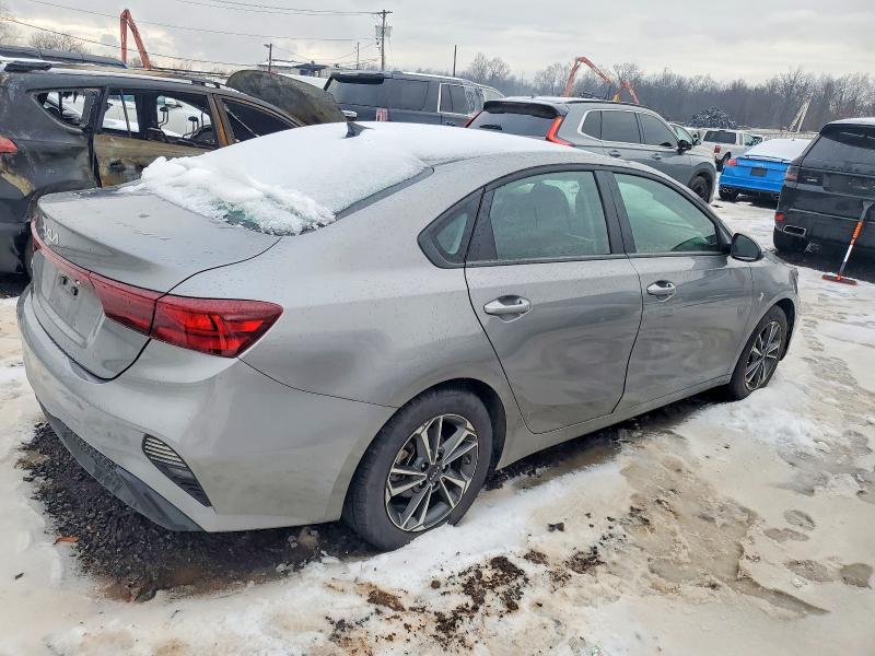 2024 Kia Forte მანქანა იყიდება აუქციონზე, vin: 3KPF24AD7RE755504, აუქციონის ნომერი: 98760895